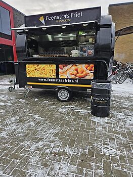 Vandaag staan wij tijdens de belangrijke indoorsoccer wedstrijden voor jullie klaar. Feenstra's Friet