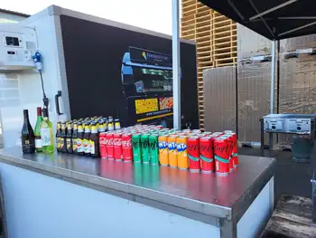 Feenstras BBQ während der Firmenfeier der PKF Post Feenstra's Friet