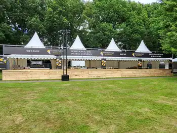 Feenstra's Friet präsentiert diese einzigartige Event-Food-Straße von 20 Metern! Feenstra's Friet
