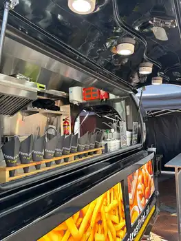 Die Nacht von Winschoten fand am 11. und 12. Juli auf dem Marktplatz statt. Feenstra's Friet